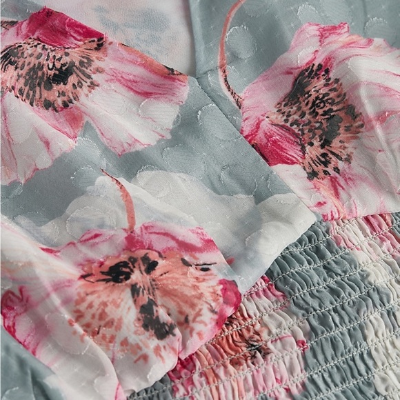 💚5 for $20💚 NEW Express Floral Clip Dot Print Smocked Waist Top - Picture 6 of 10